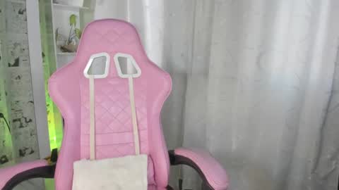 Snapshot of candy_hes chatting on January 23, 2025, 10:22 pm Nickol online show from January 23, 2025, 10:22 pm