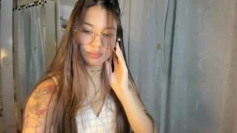 Snapshot of candy_hes chatting on September 19, 2025, 11:16 pm Nickol online show from September 19, 2025, 11:16 pm