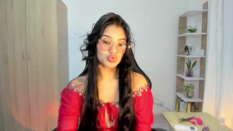 Snapshot of candy_hes chatting on November 6, 2025, 9:37 pm Nickol online show from November 6, 2025, 9:37 pm