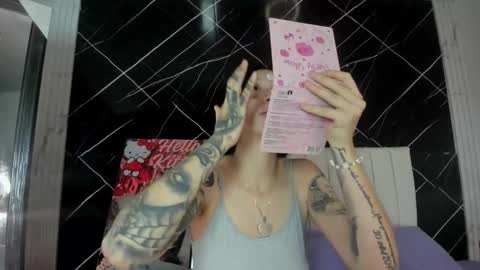 Snapshot of candy_leila3 chatting on November 19, 2025, 2:22 am Leila online show from November 19, 2025, 2:22 am