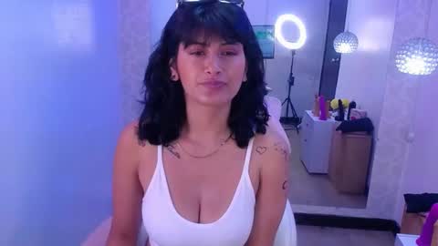 Snapshot of candy_lux_ chatting on January 14, 2025, 4:40 pm Candy online show from January 14, 2025, 4:40 pm