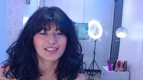 Snapshot of candy_lux_ chatting on February 13, 2025, 5:33 pm Candy online show from February 13, 2025, 5:33 pm