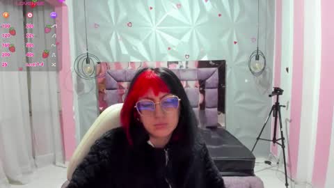 Snapshot of candy_morgan412 chatting on November 28, 2025, 11:02 am Ania online show from November 28, 2025, 11:02 am