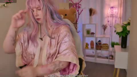 Snapshot of candy_yeahh chatting on August 2, 2026, 1:04 am Mary online show from August 2, 2026, 1:04 am
