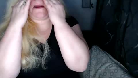 Laura online show from March 9, 2025, 11:58 am