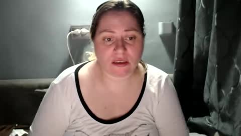 Laura online show from November 14, 2025, 5:55 pm