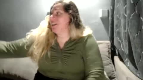Laura online show from April 26, 2026, 5:54 pm