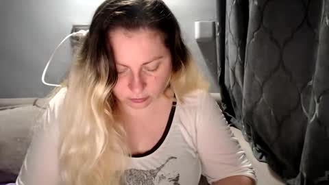 Snapshot of candycream74 chatting on May 4, 2026, 3:35 am Laura online show from May 4, 2026, 3:35 am