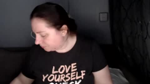 Snapshot of candycream74 chatting on June 18, 2026, 11:58 am Laura online show from June 18, 2026, 11:58 am