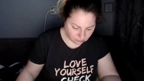Snapshot of candycream74 chatting on June 28, 2026, 1:28 pm Laura online show from June 28, 2026, 1:28 pm