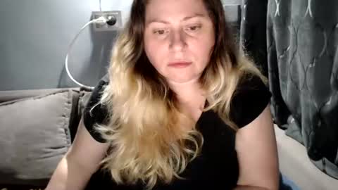 Snapshot of candycream74 chatting on July 14, 2026, 2:05 am Laura online show from July 14, 2026, 2:05 am