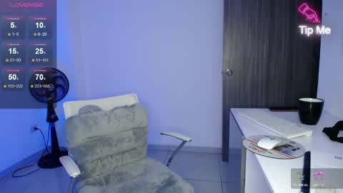 Candy Dowson online show from February 19, 2025, 11:49 am