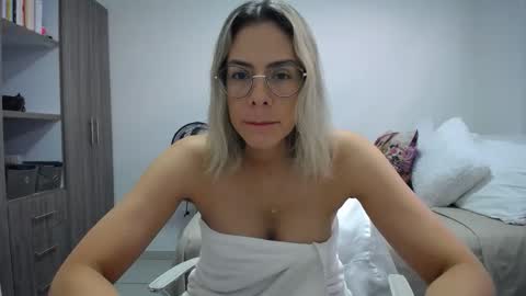Candy Dowson online show from May 6, 2026, 8:14 pm