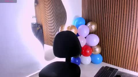 candyglow_ online show from June 10, 2026, 6:40 pm