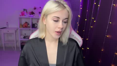 Snapshot of candyhannah chatting on October 18, 2025, 8:20 pm You can call me HH online show from October 18, 2025, 8:20 pm