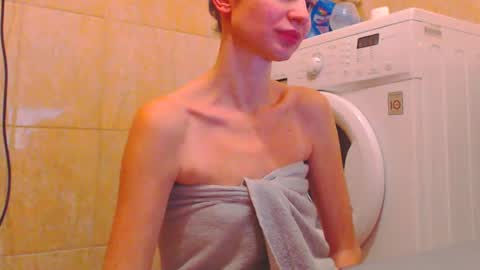 Snapshot of candyjesx chatting on January 22, 2025, 3:40 pm CANDYJESx online show from January 22, 2025, 3:40 pm