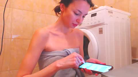 Snapshot of candyjesx chatting on February 12, 2025, 3:05 pm CANDYJESx online show from February 12, 2025, 3:05 pm