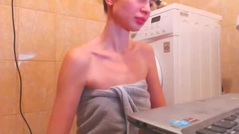 Snapshot of candyjesx chatting on February 26, 2025, 2:25 pm CANDYJESx online show from February 26, 2025, 2:25 pm