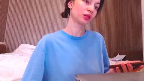 Snapshot of candyjesx chatting on October 18, 2025, 9:21 am CANDYJESx online show from October 18, 2025, 9:21 am