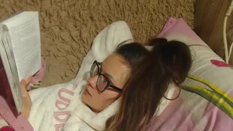 Snapshot of candylady136 chatting on December 23, 2024, 2:02 am say meow and send tip online show from December 23, 2024, 2:02 am