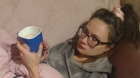 Snapshot of candylady136 chatting on November 7, 2025, 9:48 pm say meow and send tip online show from November 7, 2025, 9:48 pm