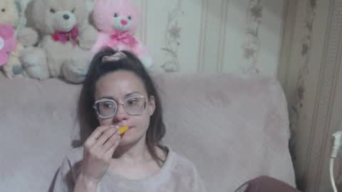 say meow and send tip  online show from April 23, 2026, 10:47 am