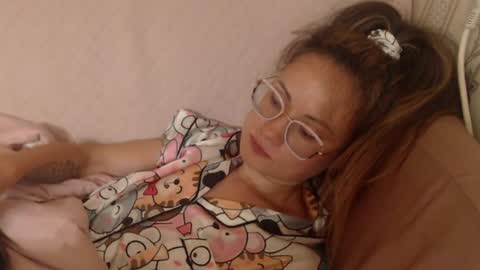 say meow and send tip  online show from June 18, 2026, 6:01 pm