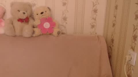 Snapshot of candylady136 chatting on August 3, 2026, 8:02 am say meow and send tip online show from August 3, 2026, 8:02 am