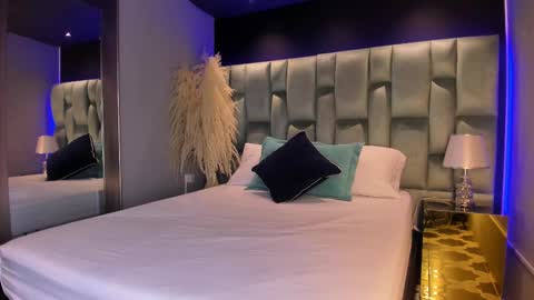 Snapshot of candyluxury_ chatting on February 11, 2025, 7:05 pm candyluxury_ online show from February 11, 2025, 7:05 pm