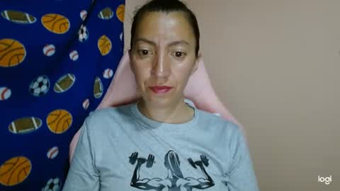 Snapshot of candymilfff chatting on May 9, 2026, 10:15 pm candymilfff online show from May 9, 2026, 10:15 pm