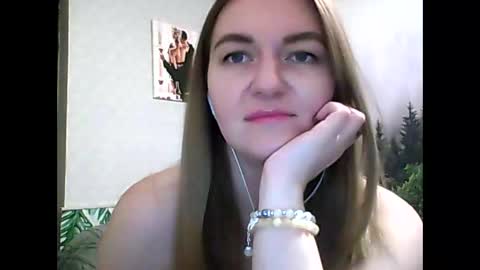 Snapshot of candyolime chatting on March 5, 2025, 9:26 pm Daisy online show from March 5, 2025, 9:26 pm