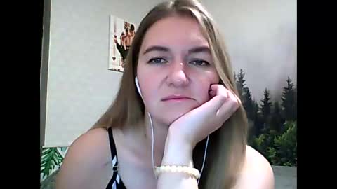 Snapshot of candyolime chatting on October 14, 2025, 9:26 pm Daisy online show from October 14, 2025, 9:26 pm