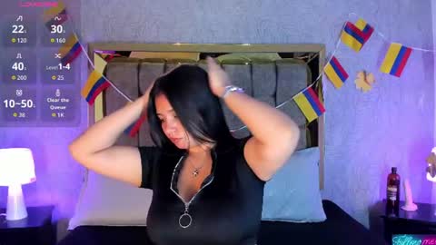 Snapshot of candys_victoria chatting on June 18, 2026, 4:02 am Candys Victoria online show from June 18, 2026, 4:02 am