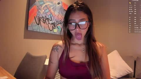 Snapshot of candyxpeach chatting on June 5, 2026, 6:13 pm Camilla online show from June 5, 2026, 6:13 pm