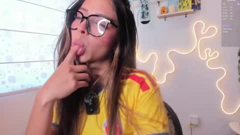 Snapshot of candyxpeach chatting on June 11, 2026, 4:49 pm Camilla online show from June 11, 2026, 4:49 pm