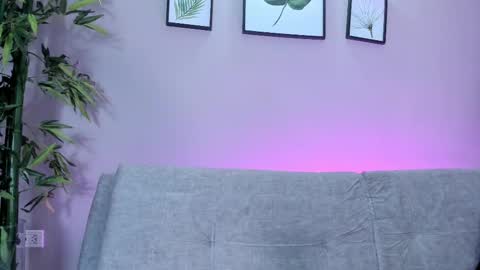 Isabella online show from February 14, 2025, 10:47 pm