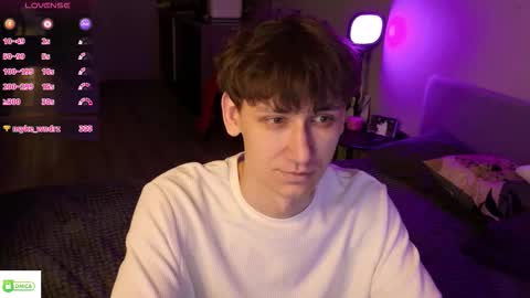 Snapshot of candyy_molly chatting on March 16, 2026, 1:33 am Candyy Molly online show from March 16, 2026, 1:33 am