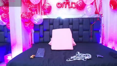 Snapshot of canela_osadaa_ chatting on February 13, 2025, 12:00 pm Aura online show from February 13, 2025, 12:00 pm