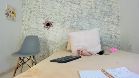 Snapshot of canhela1 chatting on February 9, 2025, 8:54 am Canhela online show from February 9, 2025, 8:54 am