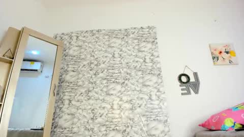 Snapshot of canhela1 chatting on September 13, 2025, 4:45 am Canhela online show from September 13, 2025, 4:45 am