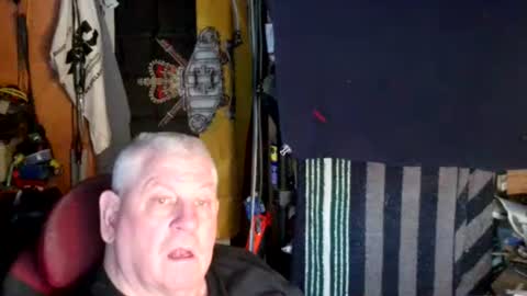 canoelicker69 online show from December 4, 2025, 7:55 pm