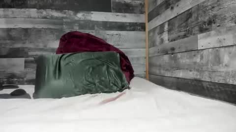 canuk1983 online show from March 15, 2026, 8:15 pm