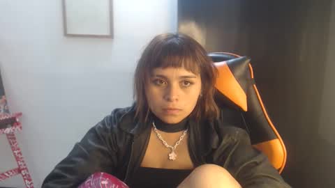 caoticaxx online show from April 16, 2026, 8:37 am