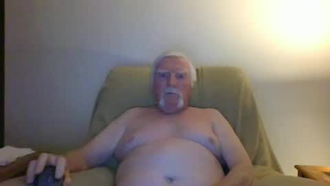 Snapshot of capecod21 chatting on January 1, 2025, 10:13 pm capecod21 online show from January 1, 2025, 10:13 pm