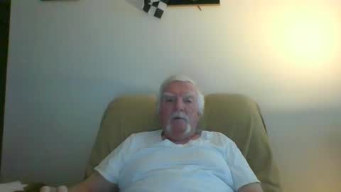 Snapshot of capecod21 chatting on January 5, 2025, 1:47 pm capecod21 online show from January 5, 2025, 1:47 pm