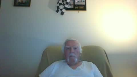 Snapshot of capecod21 chatting on January 25, 2025, 12:47 pm capecod21 online show from January 25, 2025, 12:47 pm