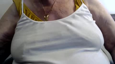Cinzia  ex regina  online show from June 18, 2026, 2:21 pm
