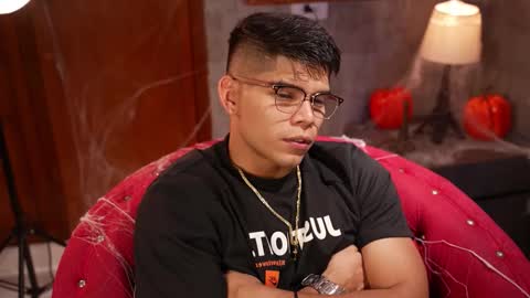 Snapshot of capizzi_ chatting on October 28, 2025, 5:00 am David Capizzi online show from October 28, 2025, 5:00 am