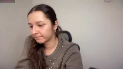 Emma online show from February 6, 2025, 2:26 pm