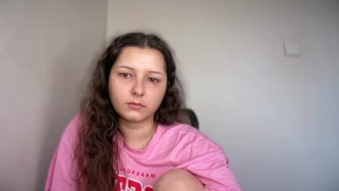 Snapshot of cappuccinokiss chatting on June 18, 2026, 9:14 am Emma online show from June 18, 2026, 9:14 am